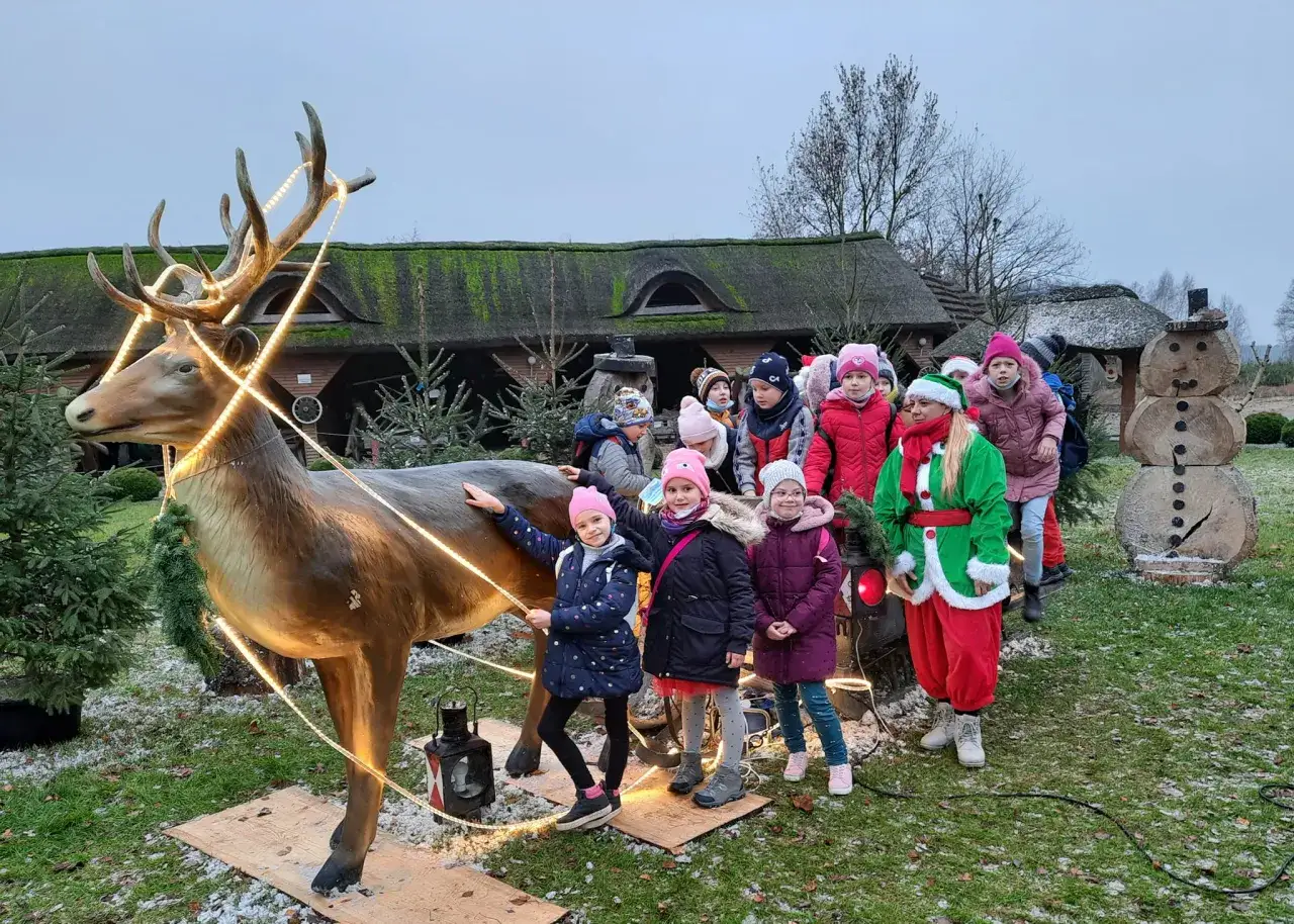 Wioska Świętego Mikołaja w Skansen Bicz – magiczne atrakcje dla rodzin