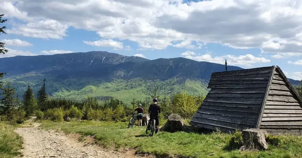 Trasy rowerowe w Zawoi: Odkryj najlepsze szlaki i uniknij trudności