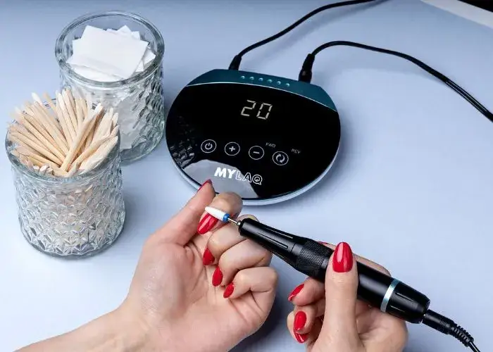 Jak czyścić frezy, aby uniknąć problemów z higieną narzędzi do paznokci