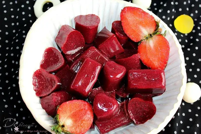 Jak zrobić domowe żelki z galaretki? Prosty przepis i porady!