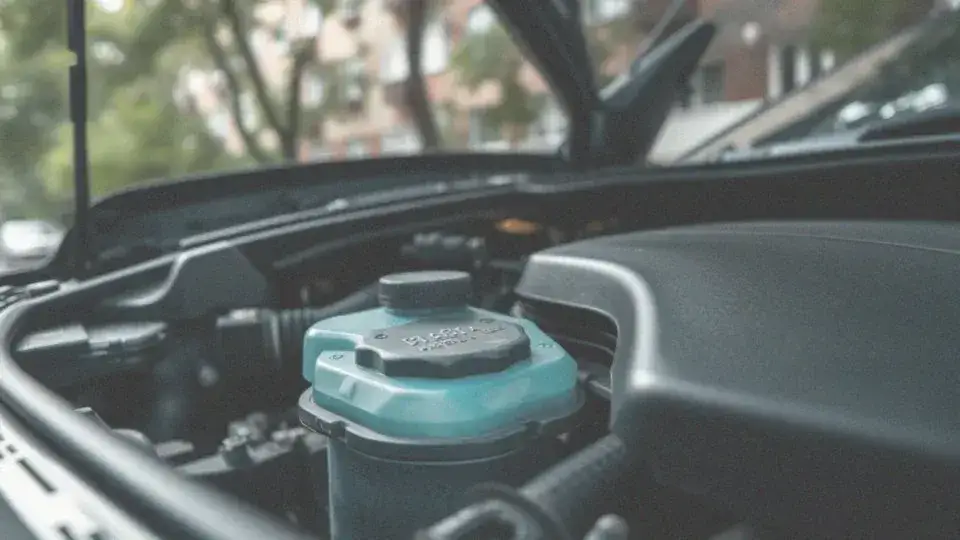 Jak rozrobić koncentrat do chłodnicy, aby uniknąć uszkodzeń silnika