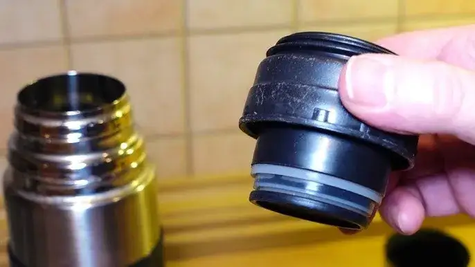 Jak wyczyścić termos? Domowe sposoby i skuteczne triki