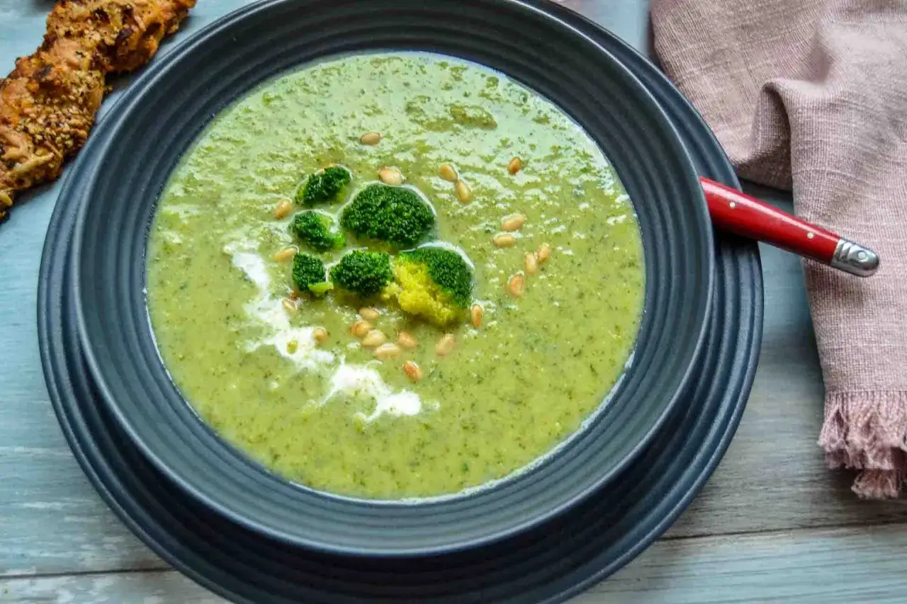 Kartoffel-Brokkoli-Suppe: Cremiges Rezept & einfache Variationen
