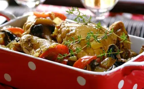 Proste i smaczne dania z pieczarek i papryki na obiad, które pokochasz