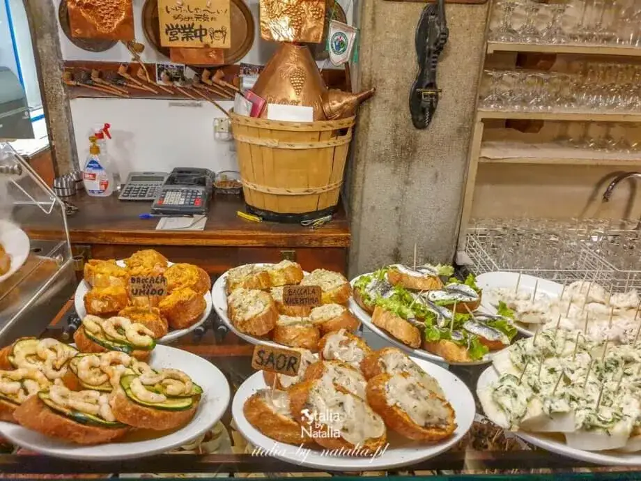 Wenecja: Gdzie zjeść? Autentyczne smaki bez pułapek!