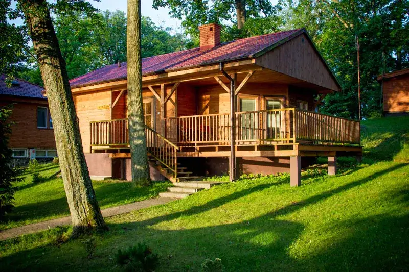 Domki nad jeziorem Długie - idealne miejsce na relaksujący wypoczynek