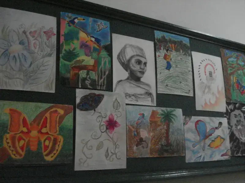 Patron szkoły: Klucz do tożsamości? Poznaj jego rolę i wybór