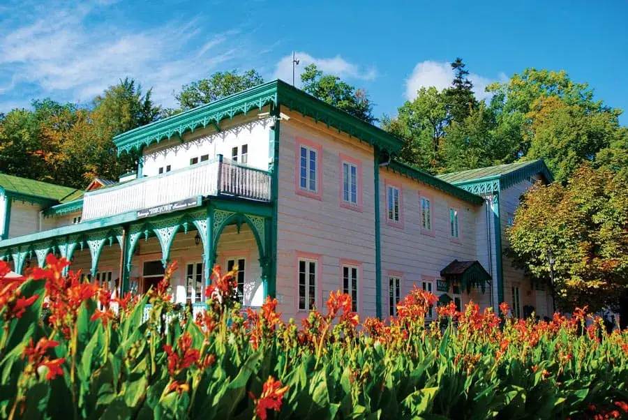 Iwonicz-Zdrój atrakcje: Odkryj uzdrowiskowe perły i górskie szlaki!