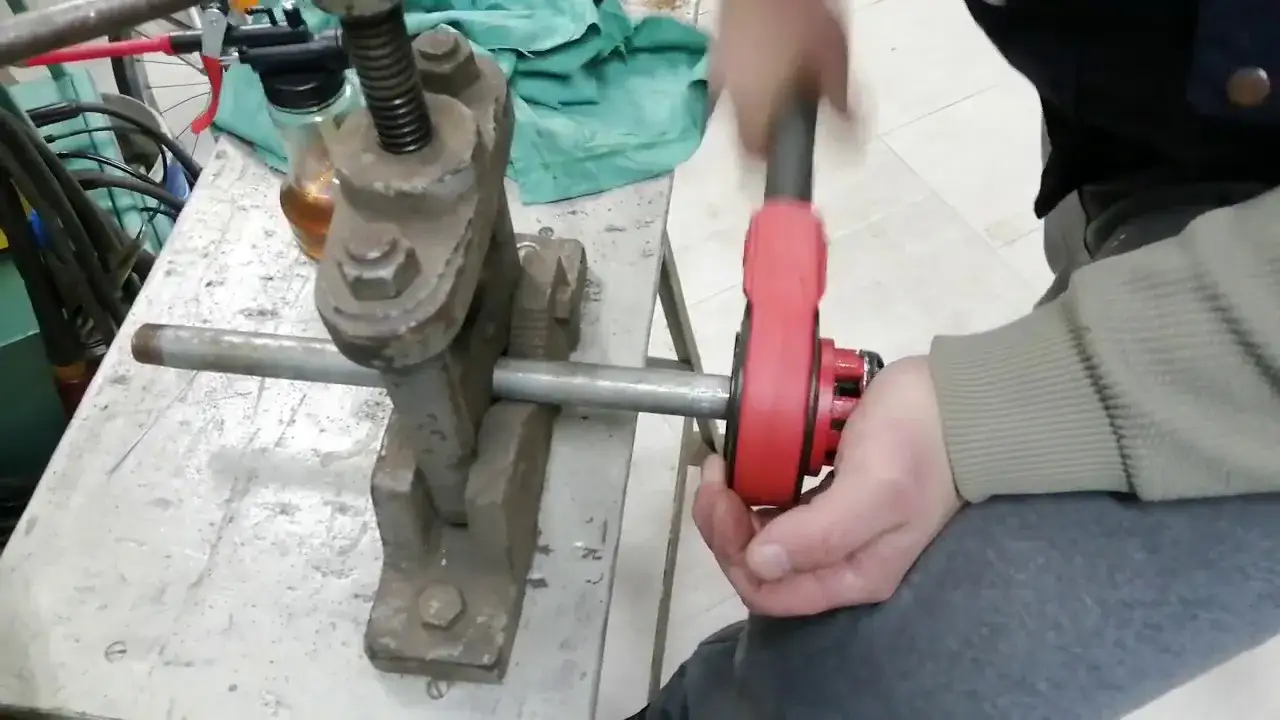 Jak gwintować rury: proste kroki, które ułatwią Ci pracę