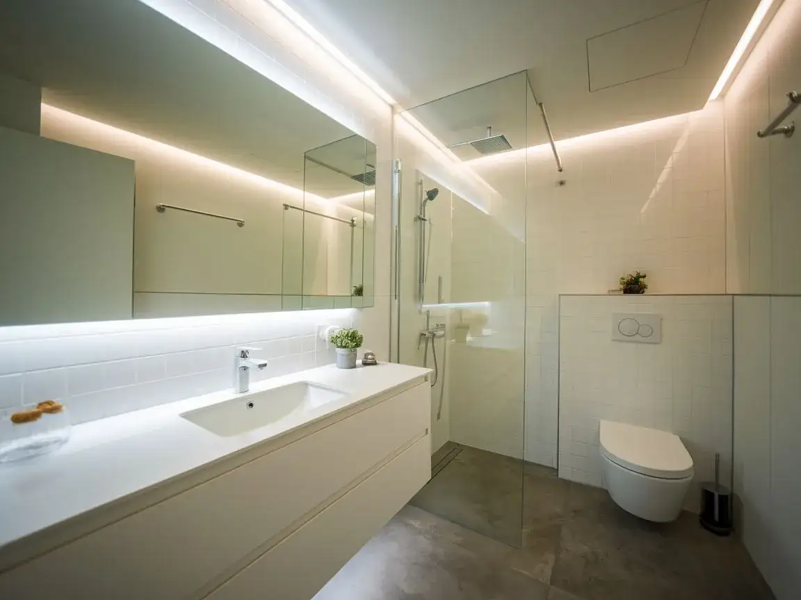 Oświetlenie łazienki ile lumenów – uniknij złego wyboru i cieni