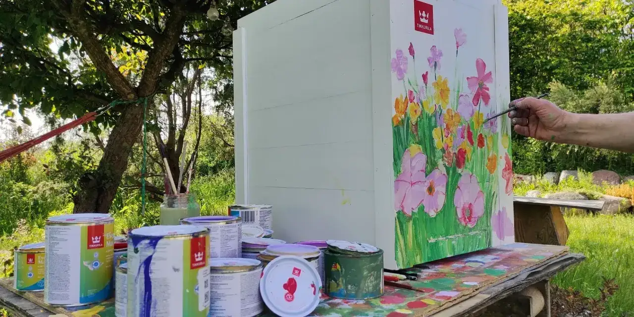 Jaką farbą malować ule drewniane, aby chronić pszczoły i drewno?