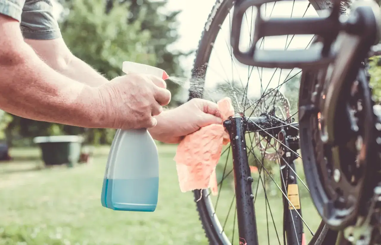 Jak konserwować rower, aby uniknąć kosztownych napraw i cieszyć się jazdą