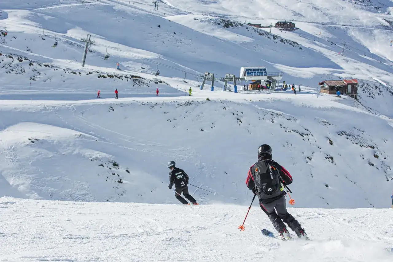 Clases de esquí Astún: aprende a esquiar sin complicaciones