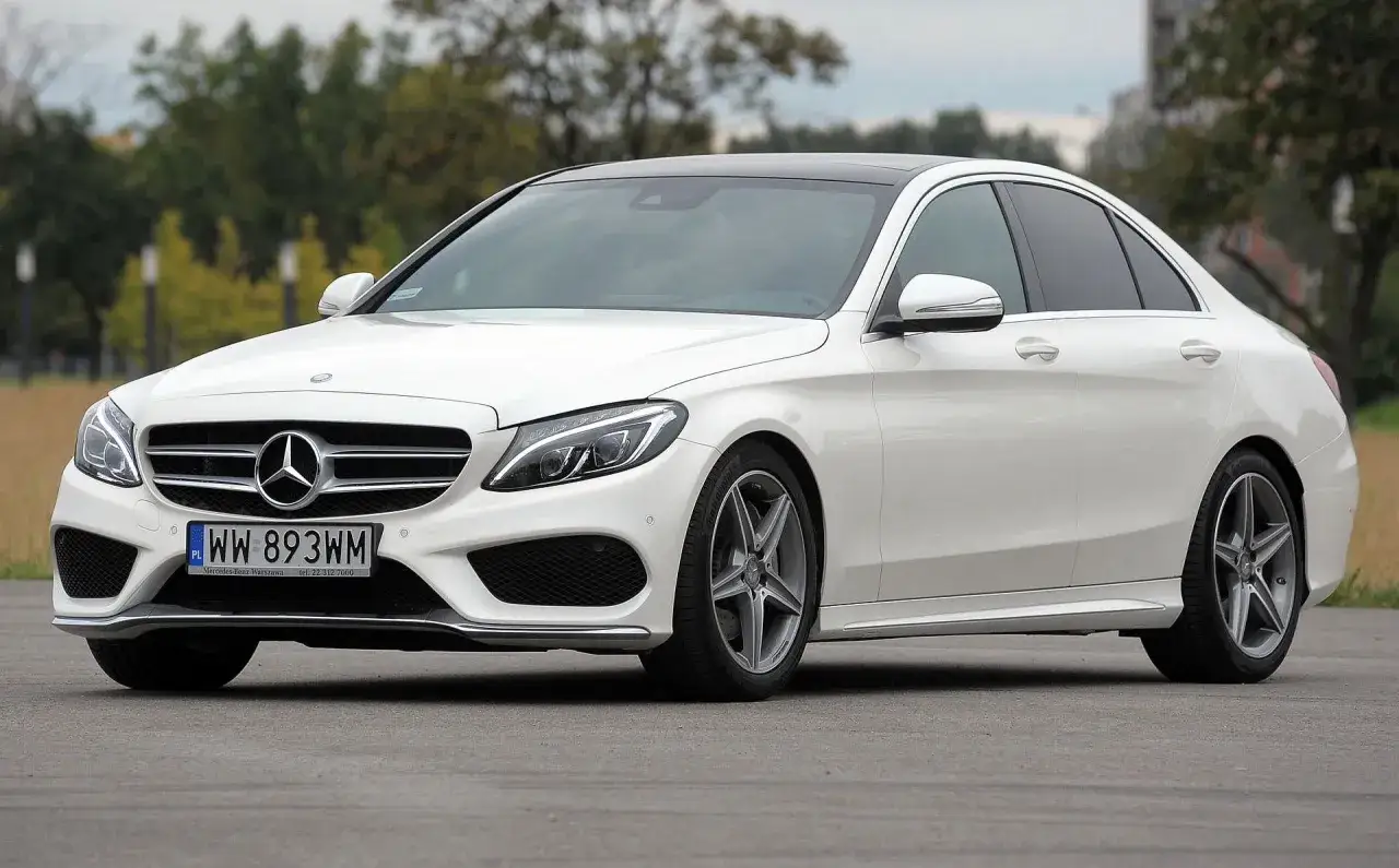 Mercedes C klasa W205 - jaki silnik wybrać, aby zaoszczędzić?