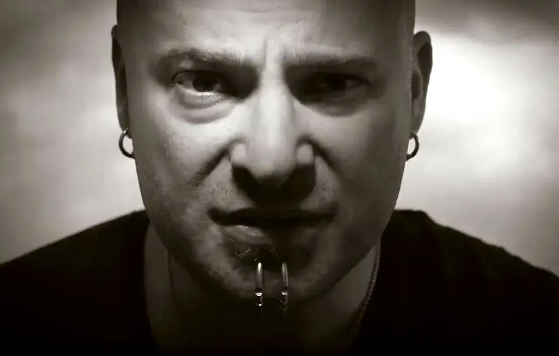 Tajemnica "The Sound of Silence": Kto śpiewa? Oryginał i Disturbed