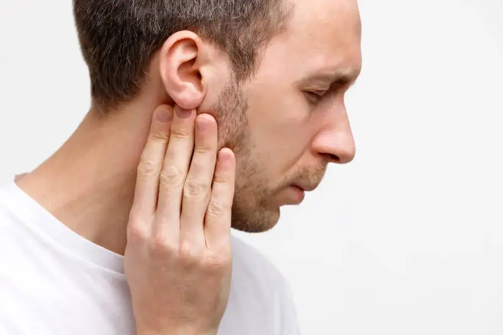Wysiękowe zapalenie ucha objawy: jak je rozpoznać i nie przegapić