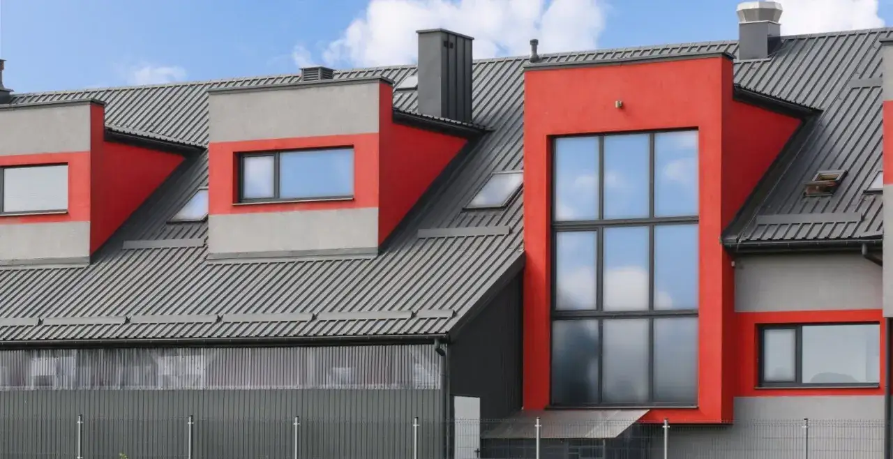 Najlepsza blacha trapezowa na dach - wybierz mądrze i oszczędzaj