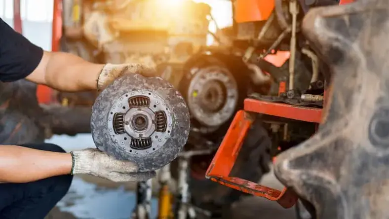 Jak wygląda zużyte sprzęgło i jak je rozpoznać przed awarią