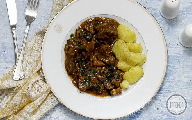 Wołowina po burgundzku: Klasyczny przepis krok po kroku