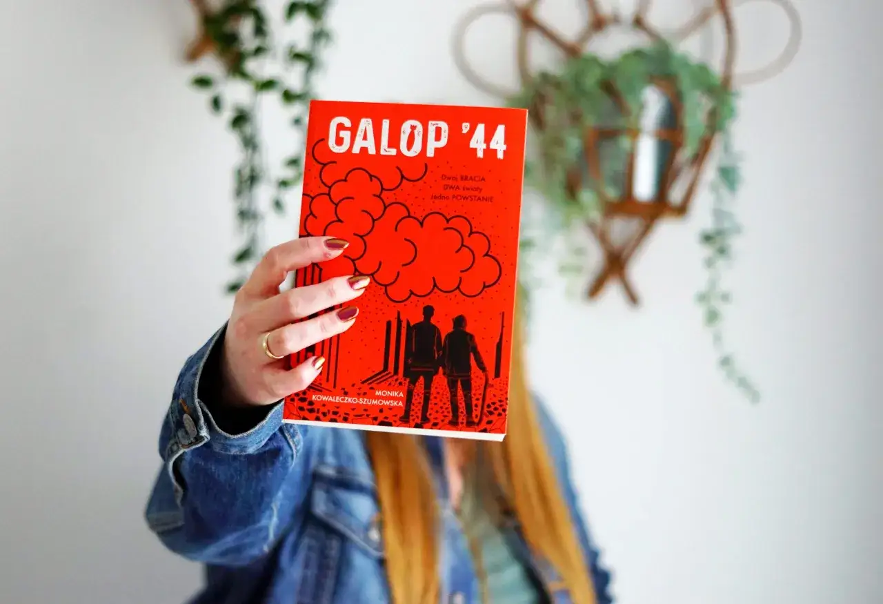 Recenzja książki galop 44 – emocje, historia i wciągająca fabuła