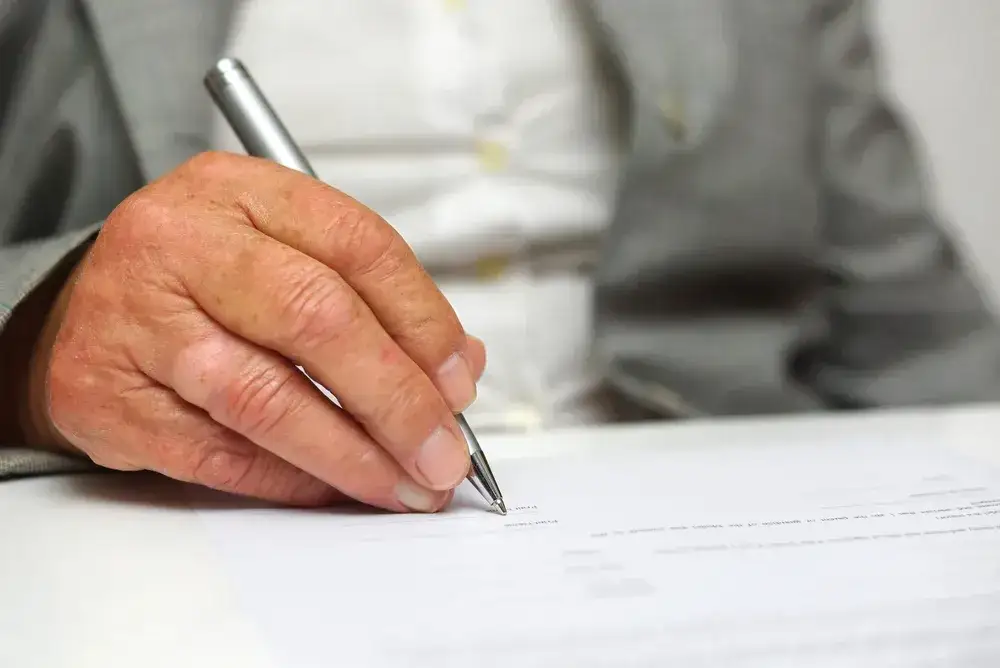 Jak się pisze testament - uniknij błędów i stwórz ważny dokument