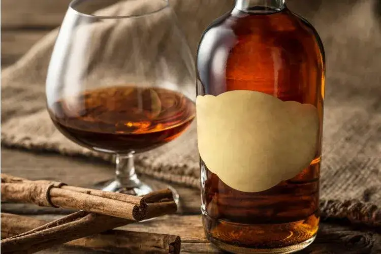 Jak pić rum z herbatą: przepisy i sekrety idealnego połączenia