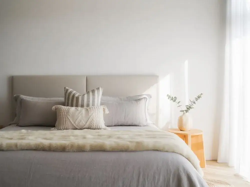 Aranżacja sypialni: Modne style, triki i Twoja oaza snu!