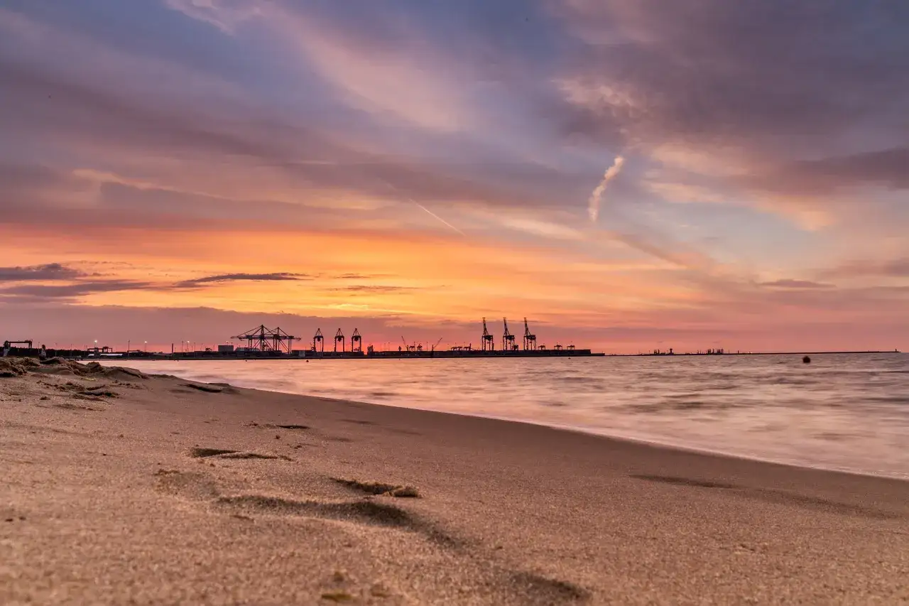 Gdańsk i morze: Tak! Twój przewodnik po plażach i atrakcjach