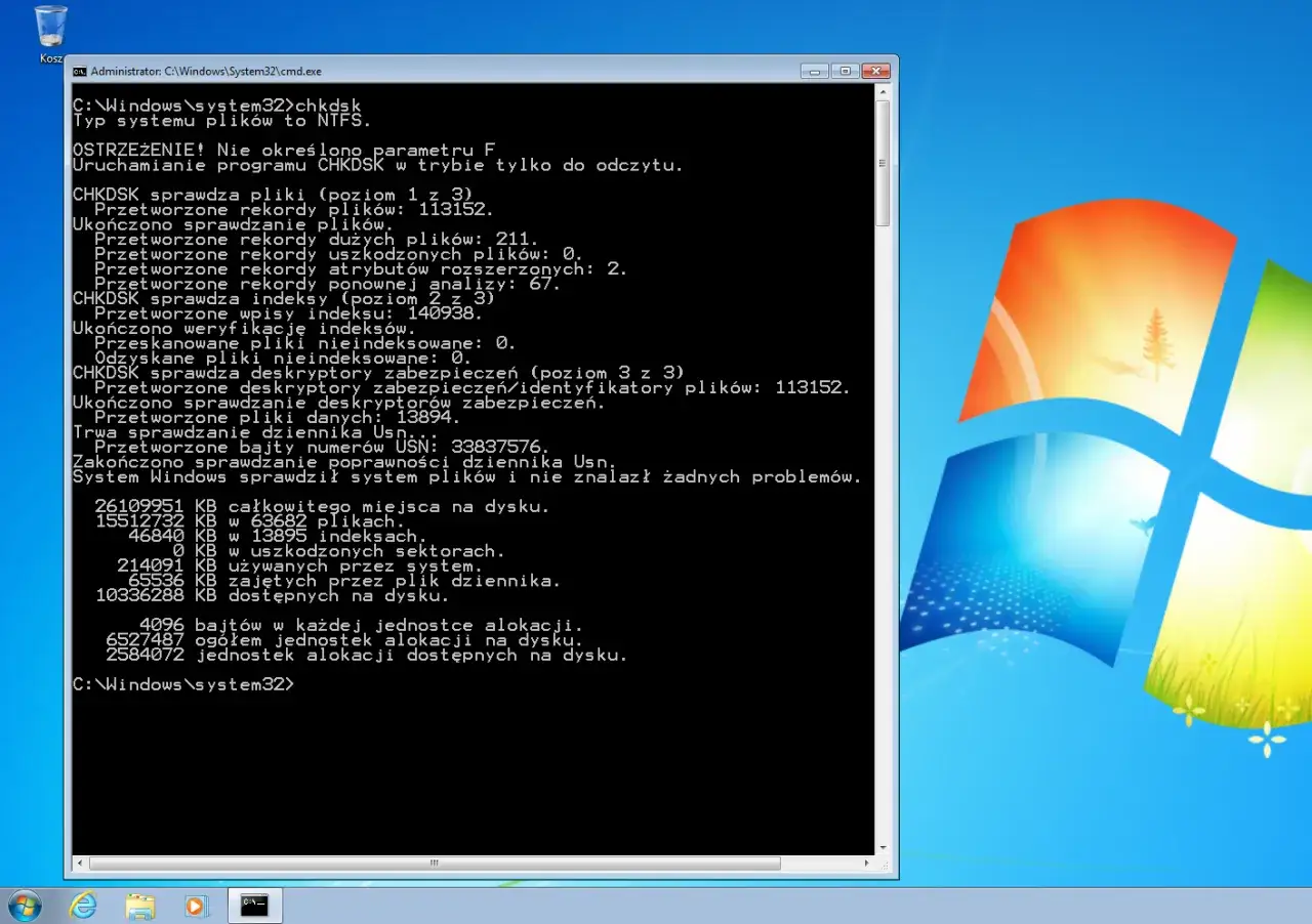 Wyniki skanowania systemu plików w wierszu poleceń. CHKDSK sprawdza pliki, indeksy i deskryptory zabezpieczeń.