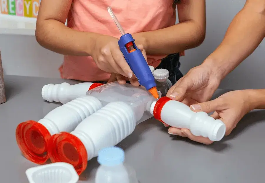 Kreatywne rzeczy z recyklingu dla dzieci, które zachwycą i uczą