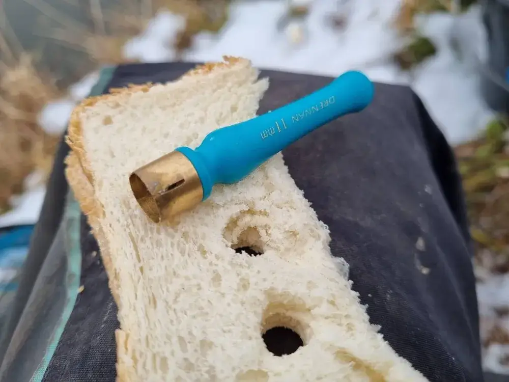 Jak założyć chleb na haczyk, aby nie spadał podczas wędkowania