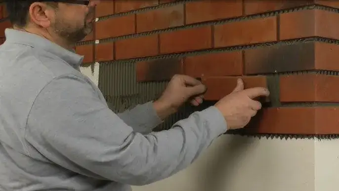 Jak prawidłowo układać klinkier na elewacji – uniknij błędów i zaoszczędź czas