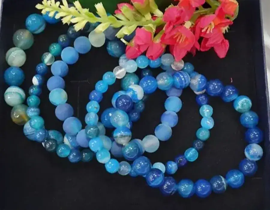 Jak zawiązać bransoletkę na gumce - proste kroki, które musisz znać