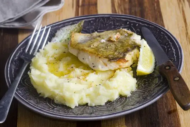 Jak upiec mintaja w piekarniku - prosty przepis na pyszną rybę