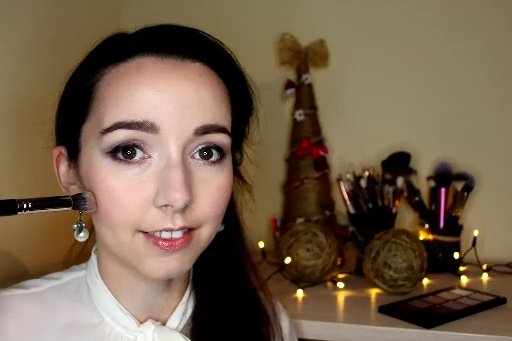 Jak umówić się na makijaż w Hebe? Proste kroki i cenne wskazówki