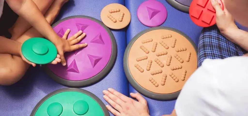 Czy Twoje dziecko ma SI? Diagnoza, objawy i domowe obserwacje