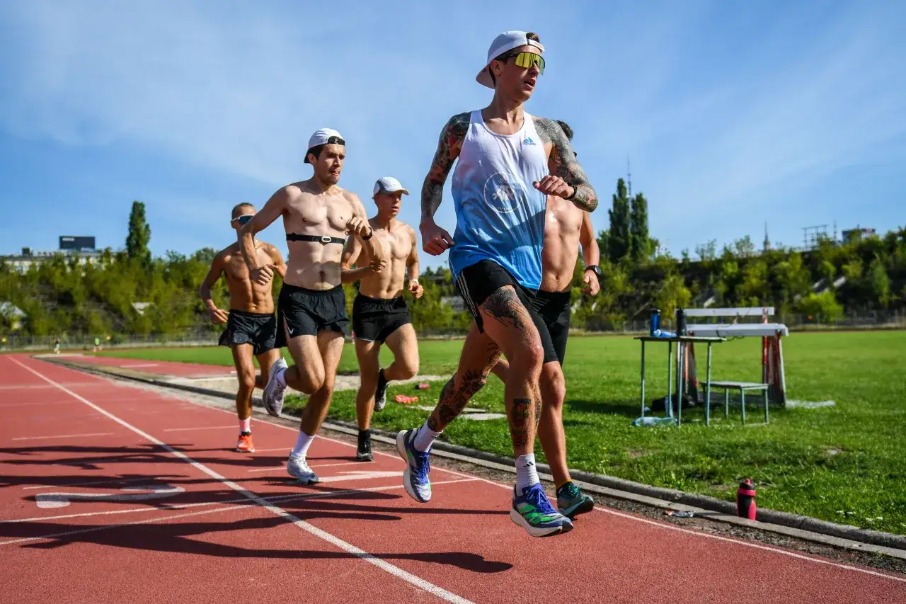 Bieżnia ile ma metrów? Odkryj długość toru lekkoatletycznego 400 m