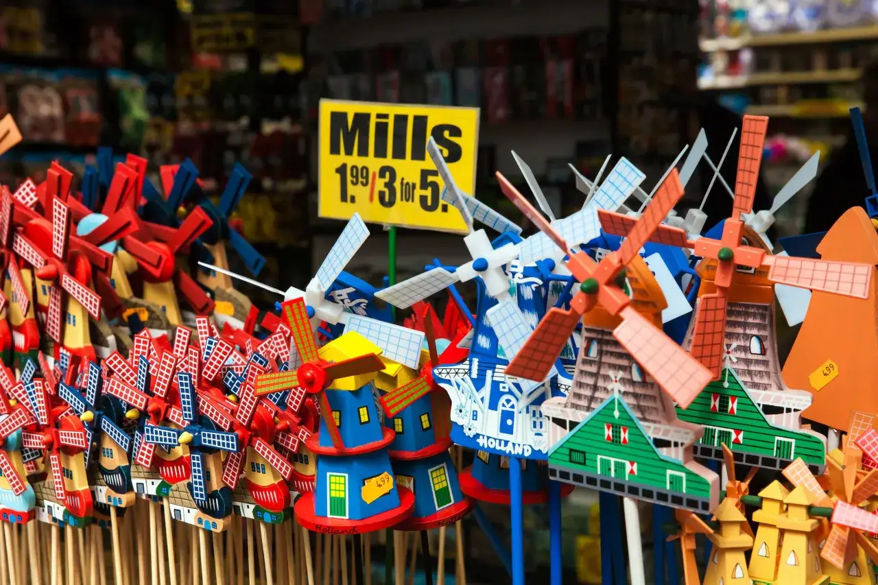 Co przywieźć z Holandii? Odkryj autentyczne pamiątki i smaki!