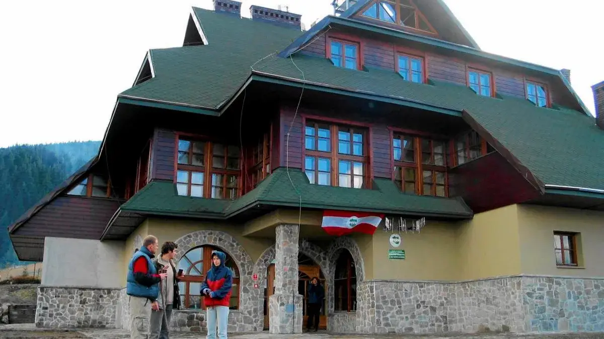 Schronisko górskie: Kiedy MUSI dać nocleg, a kiedy MOŻE odmówić?