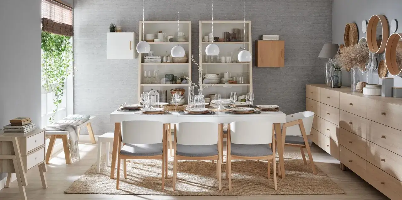 Jaki kolor pasuje do szarego w salonie? Odkryj idealne połączenia!