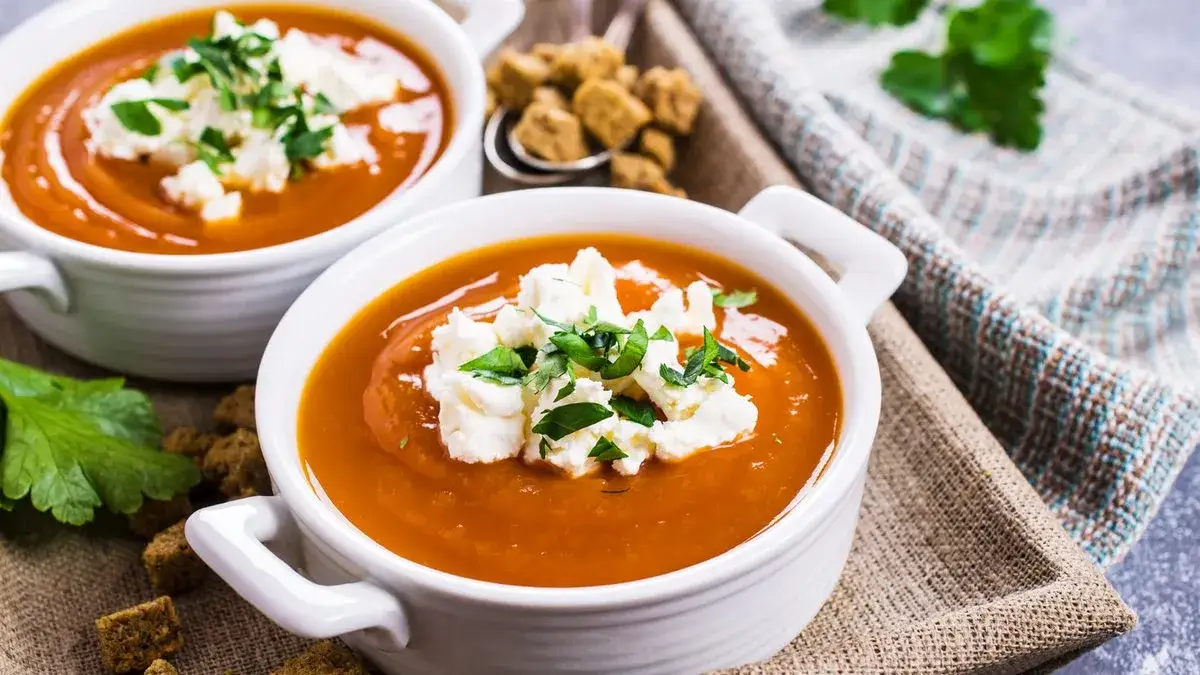 Jak zabielić zupę mlekiem? Kremowa zupa bez zwarzenia poradnik