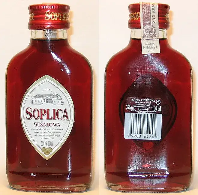 Najlepsze drinki z wódką wiśniową, które musisz spróbować teraz