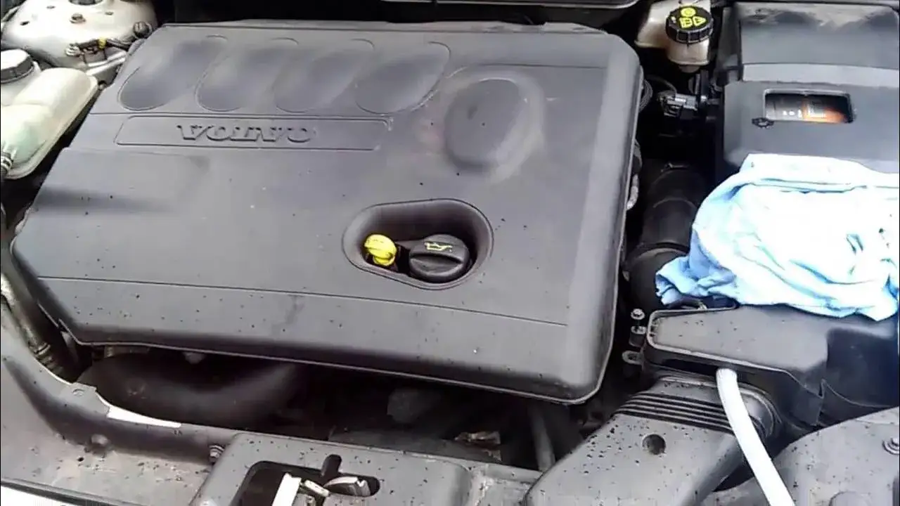 Volvo V50 DPF: Gdzie ukryto zbiornik płynu? Znajdź go sam!