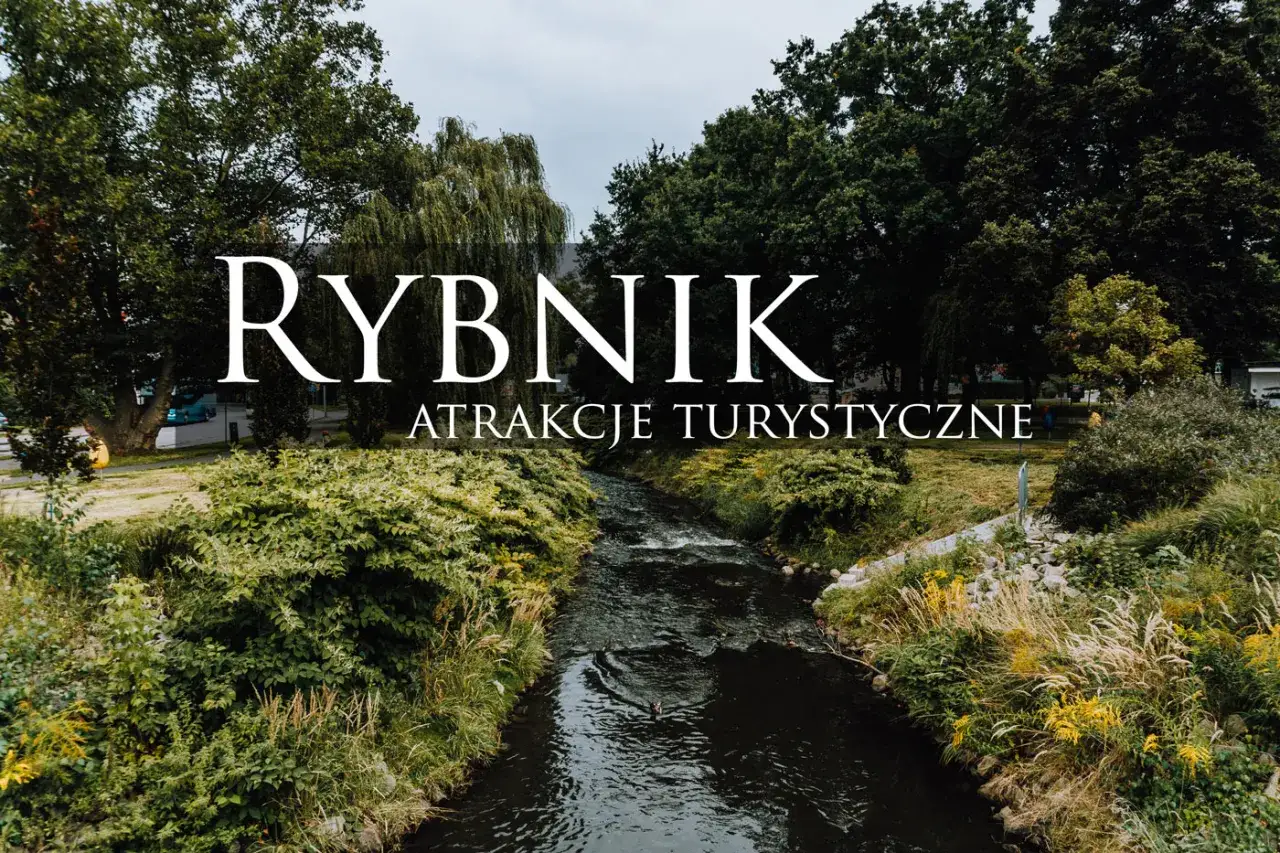 Rybnik: malowniczy strumień wśród zieleni, zapraszający do odkrywania jego atrakcji turystycznych.