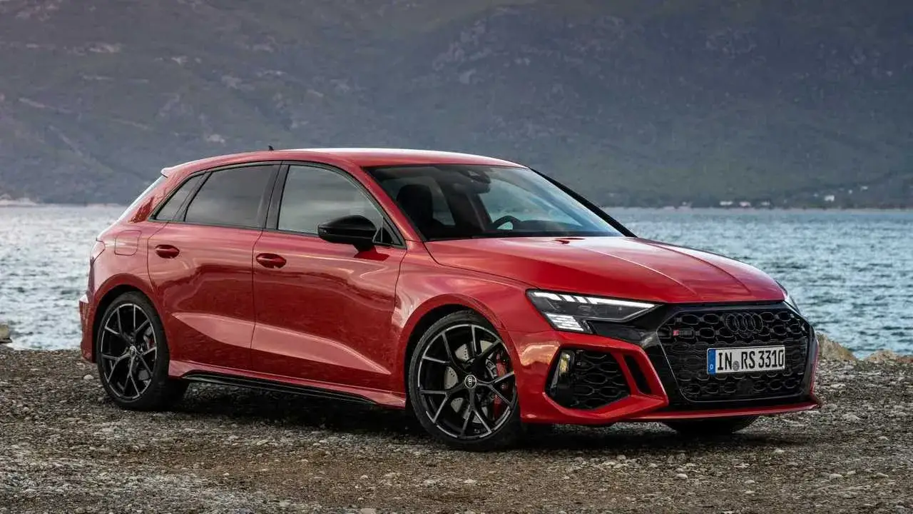 Audi RS 3 Motor: Leistungsstarkes Design und beeindruckende Technik