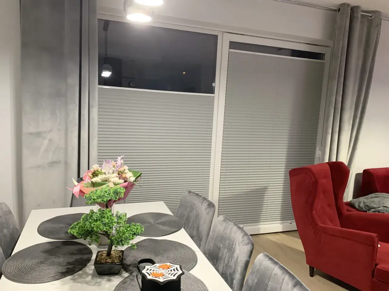 Rolety na słońce i upał: Blackout, Silver, Plisy. Które wybrać?