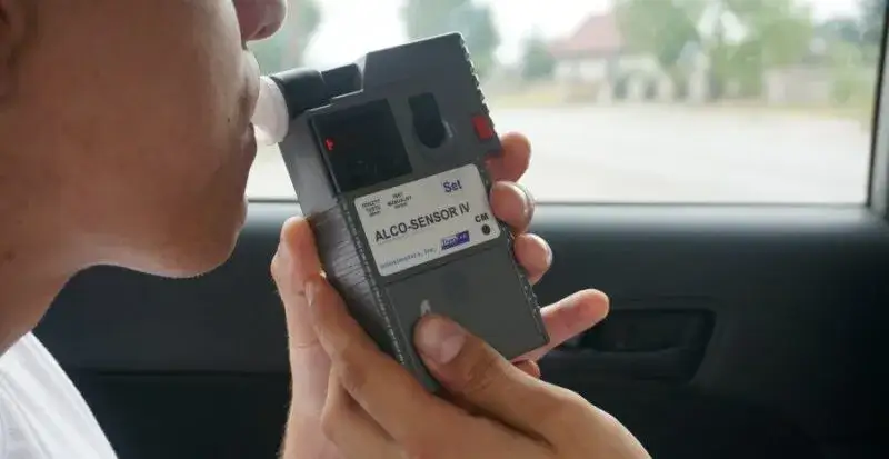 Policja i alkomat: Który wynik jest dowodem w sądzie?