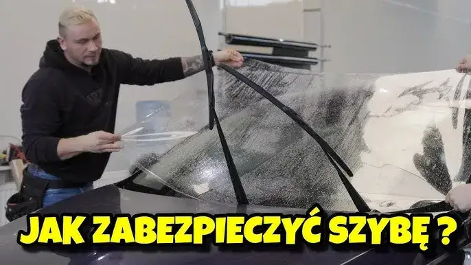 Jak przykleić folię na szybę w samochodzie, aby uniknąć pęcherzyków?