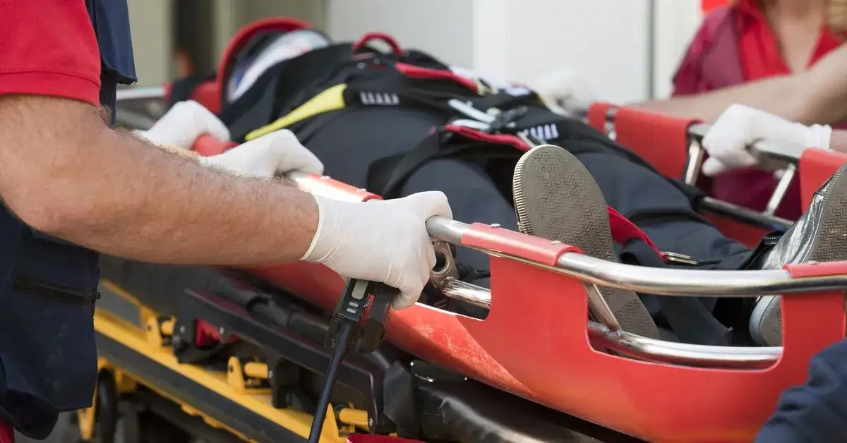 Czy ratownik medyczny może stwierdzić zgon? Poznaj nowe przepisy i zasady