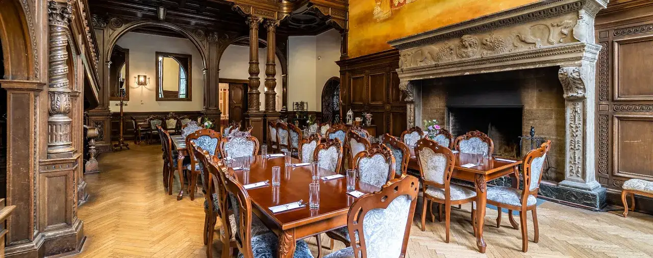 Gdzie zjeść w Mosznej? Odkryj najlepsze restauracje i kawiarnie